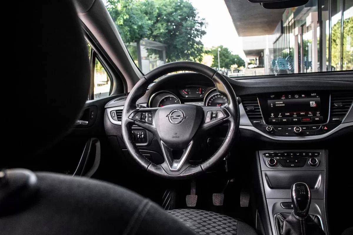 opel-astra-2018-diesel-1598cc
