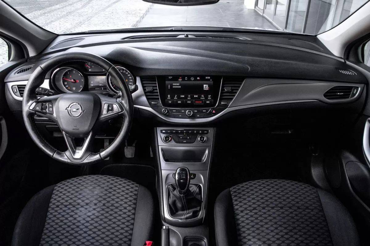 opel-astra-2018-diesel-1598cc