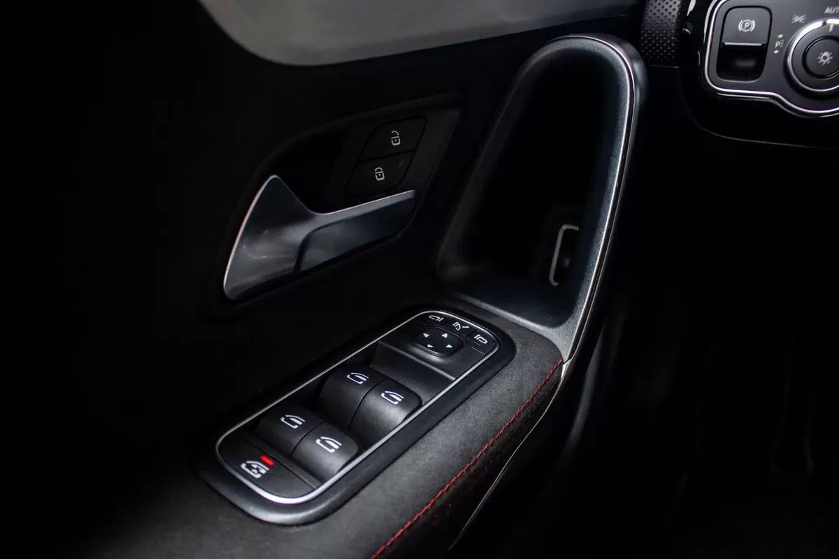 mercedes-benz-cla-2023-diesel-1950cc