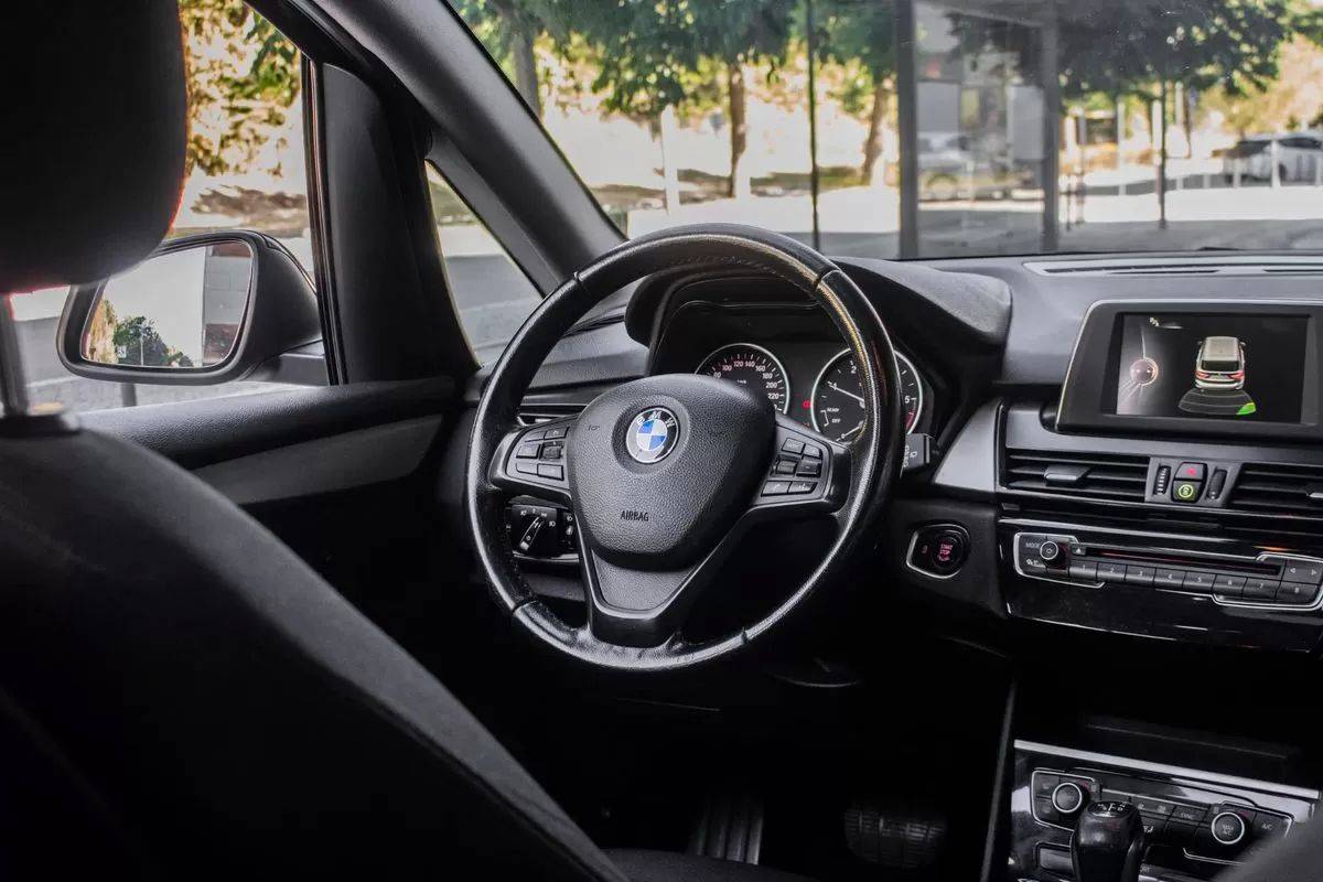 bmw-serie-2-2017-diesel-1496cc