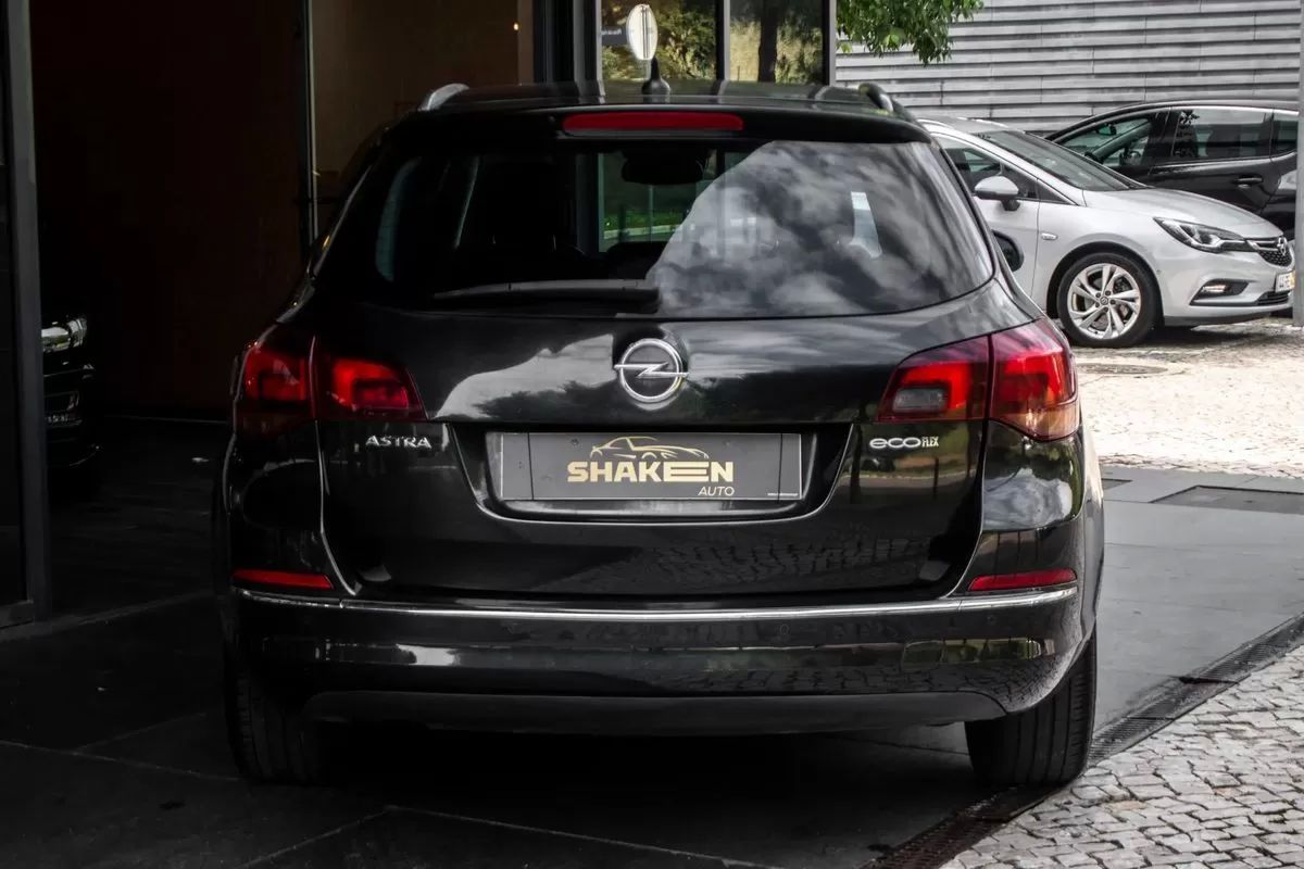 opel-astra-sport-tourer-2013-diesel-1248cc