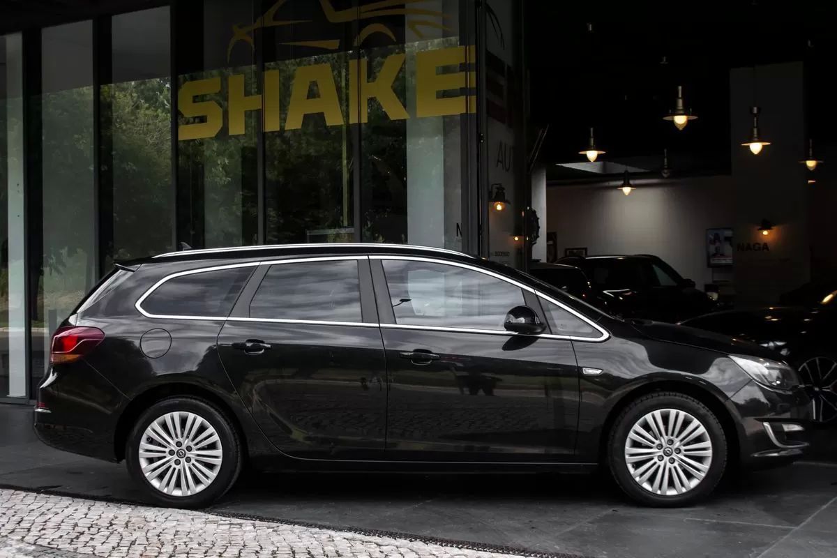 opel-astra-sport-tourer-2013-diesel-1248cc