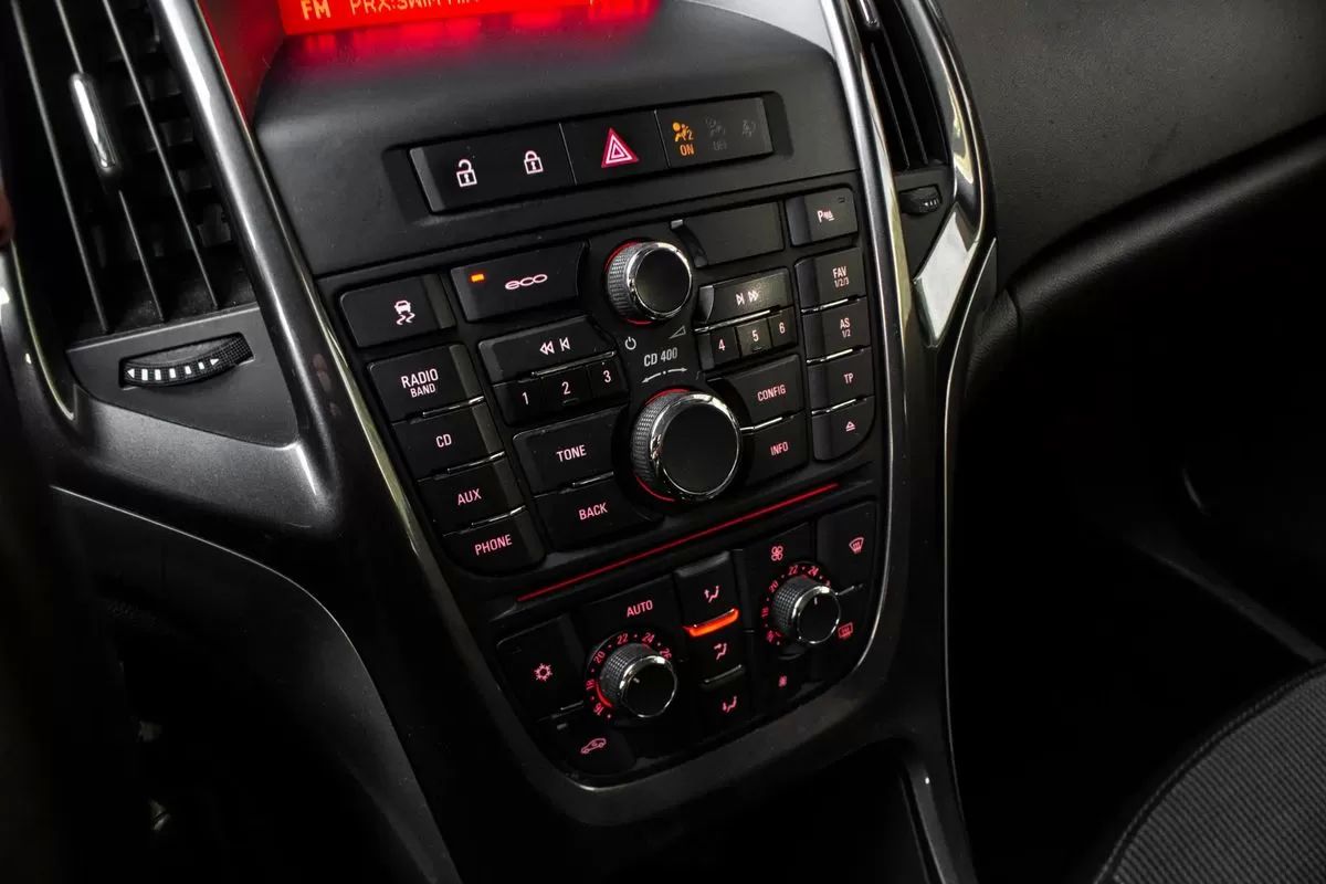 opel-astra-sport-tourer-2013-diesel-1248cc