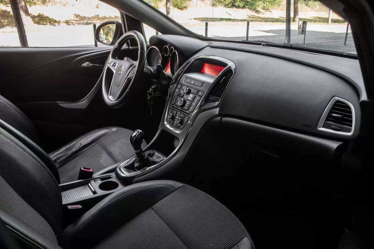 opel-astra-sport-tourer-2013-diesel-1248cc