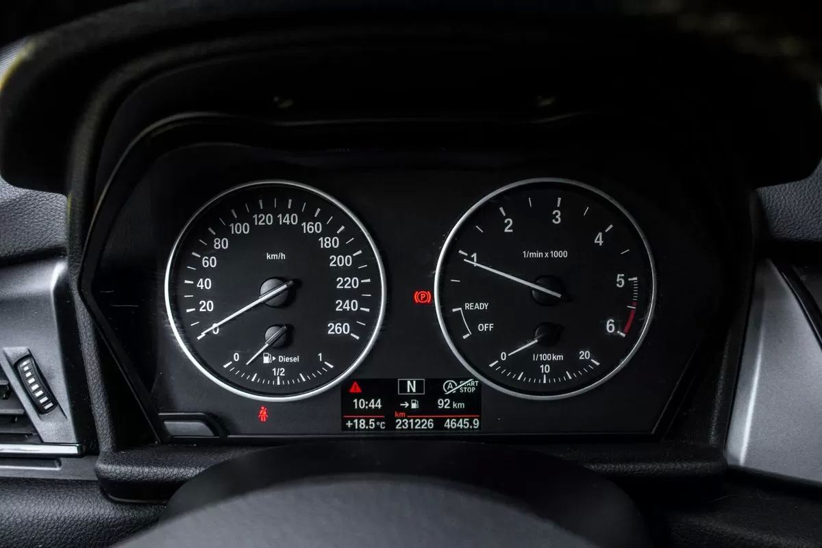 bmw-serie-2-2016-diesel-1496cc