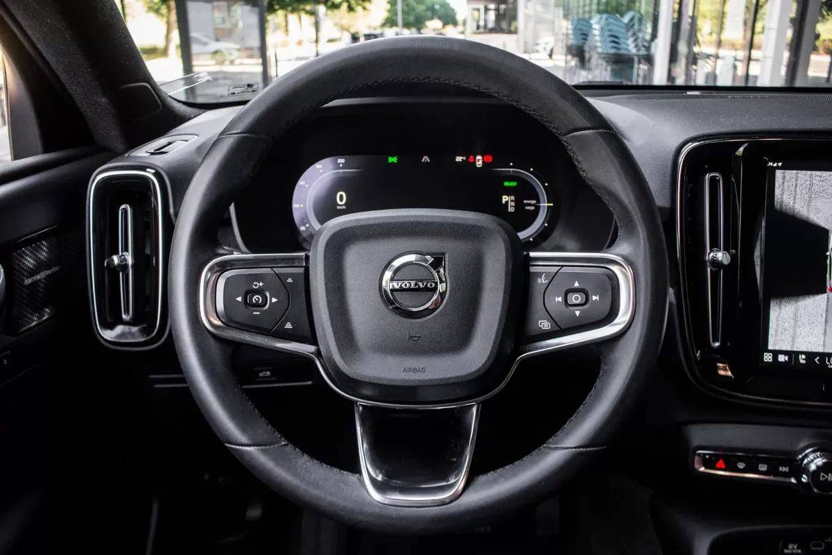 volvo-xc40-2023-eletrico-0cc