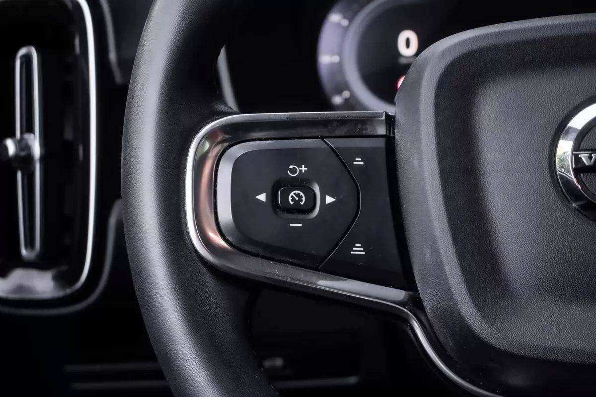 volvo-xc40-2023-eletrico-0cc
