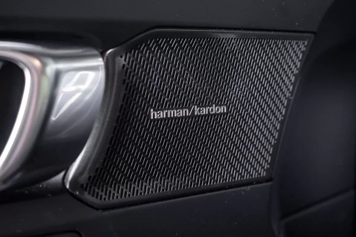 volvo-xc40-2023-eletrico-0cc