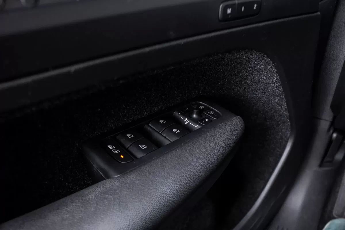 volvo-xc40-2023-eletrico-0cc