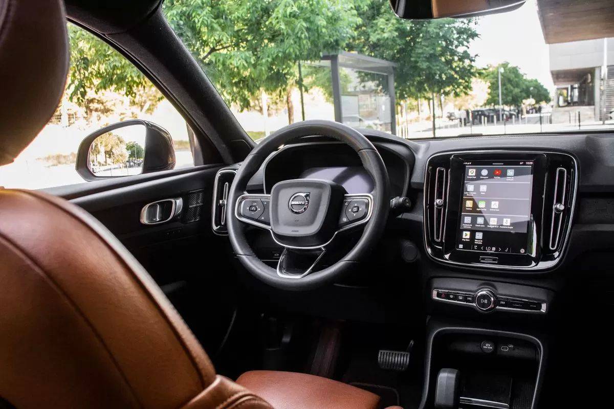 volvo-xc40-2023-eletrico-0cc