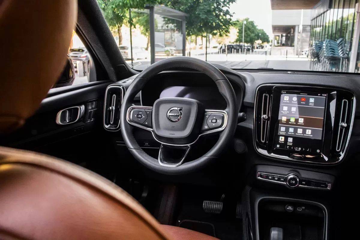 volvo-xc40-2023-eletrico-0cc