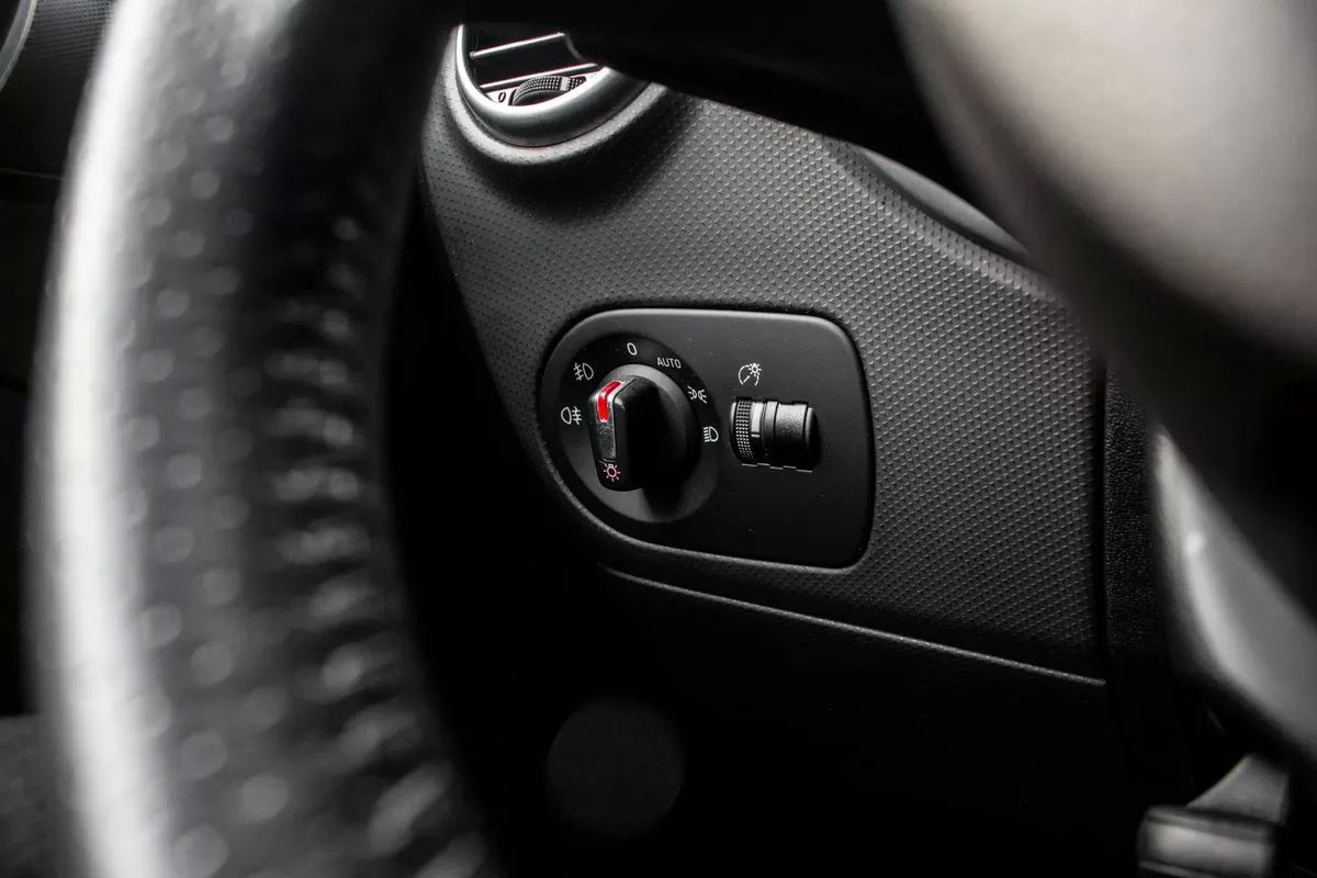seat-leon-2013-gasolina-1197cc