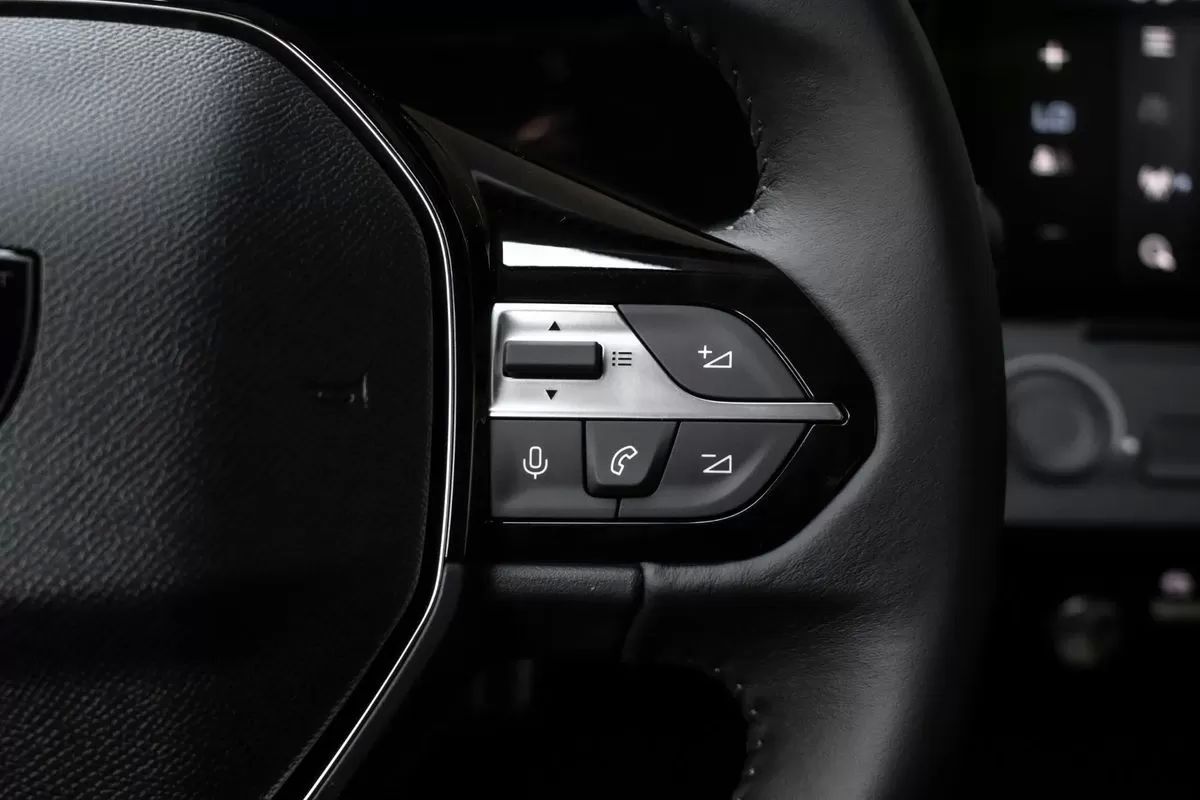 peugeot-e-308-2024-eletrico-0cc