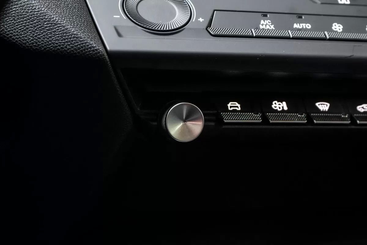 peugeot-e-308-2024-eletrico-0cc