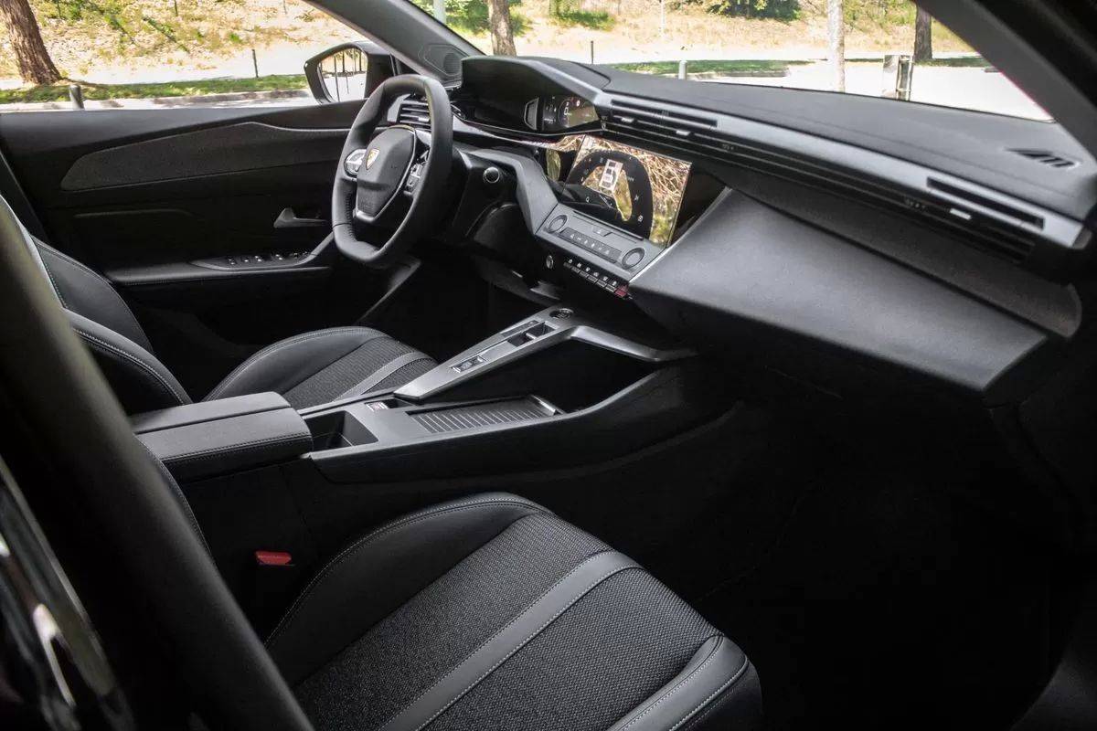 peugeot-e-308-2024-eletrico-0cc