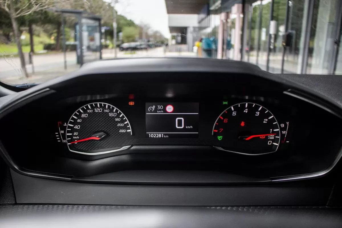 peugeot-2008-2020-gasolina-1199cc
