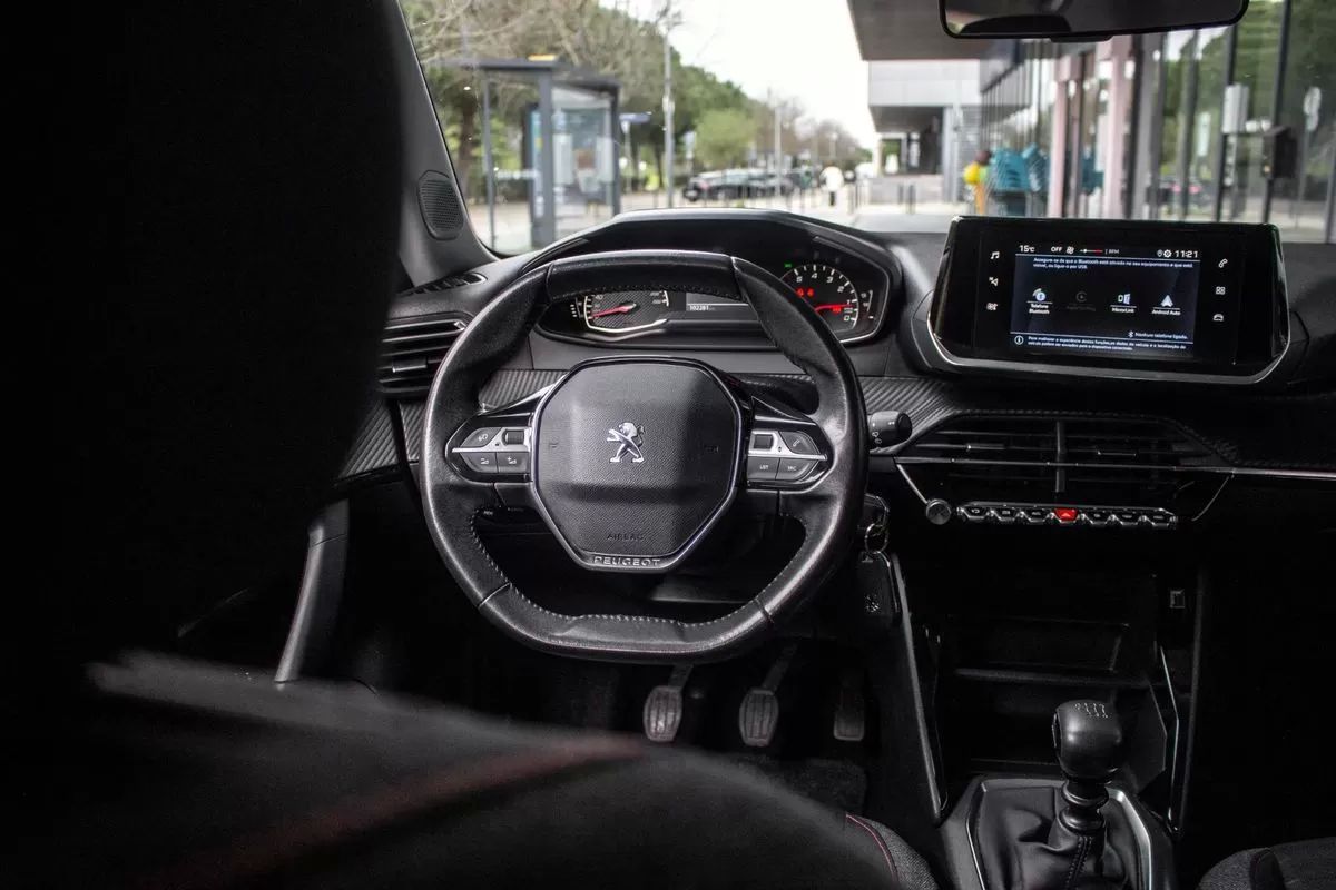 peugeot-2008-2020-gasolina-1199cc