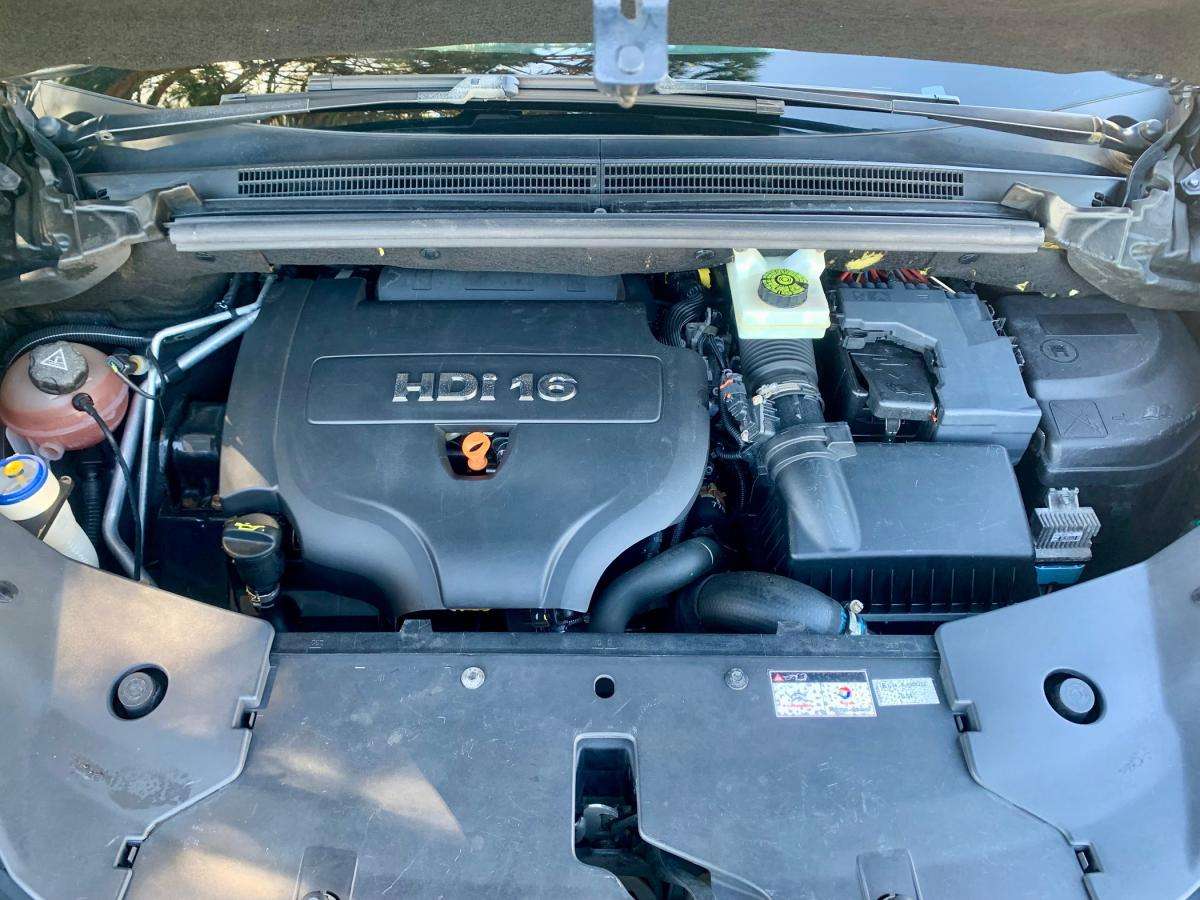 citroen-ds5-2012-diesel-1997cc