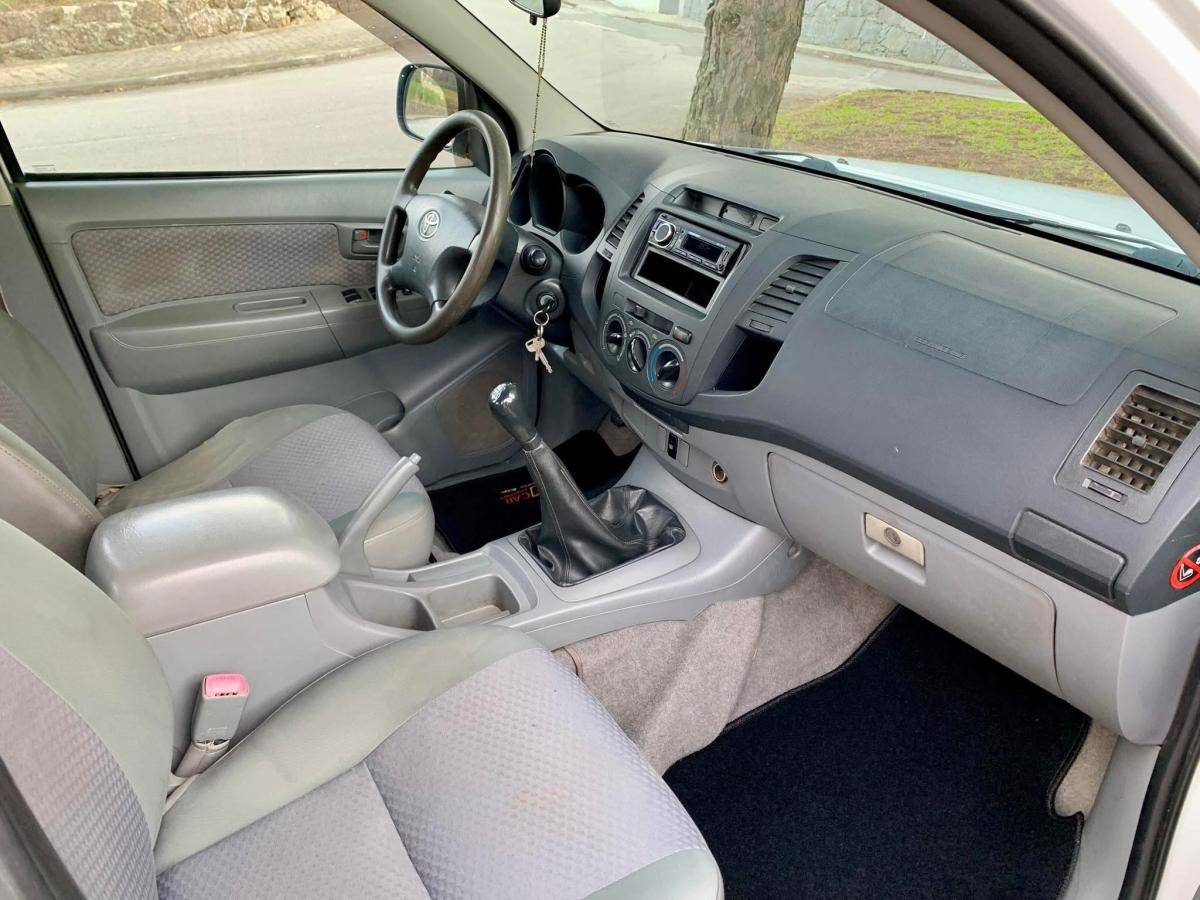 toyota-hilux-2006-diesel-2494cc