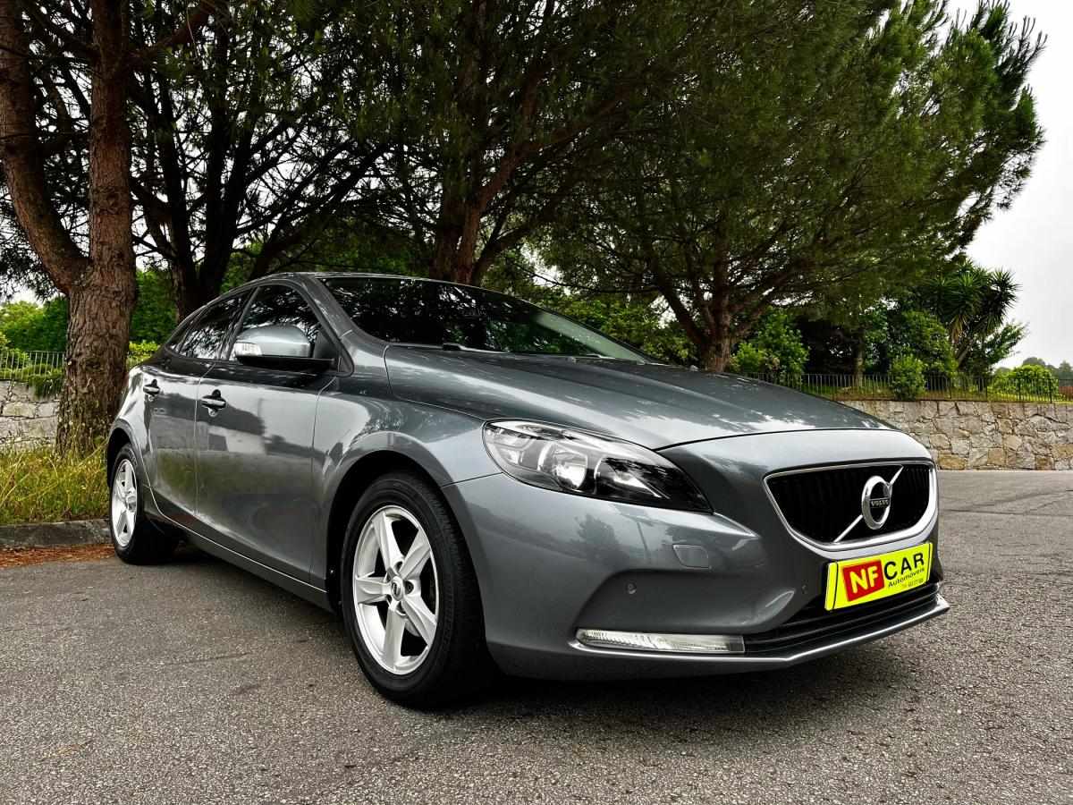 volvo-v40-2016-diesel-1969cc