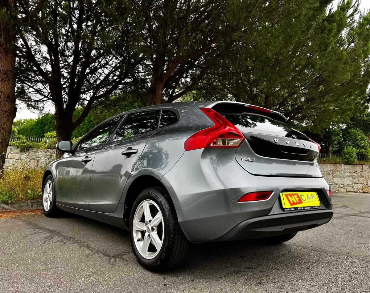 volvo-v40-2016-diesel-1969cc
