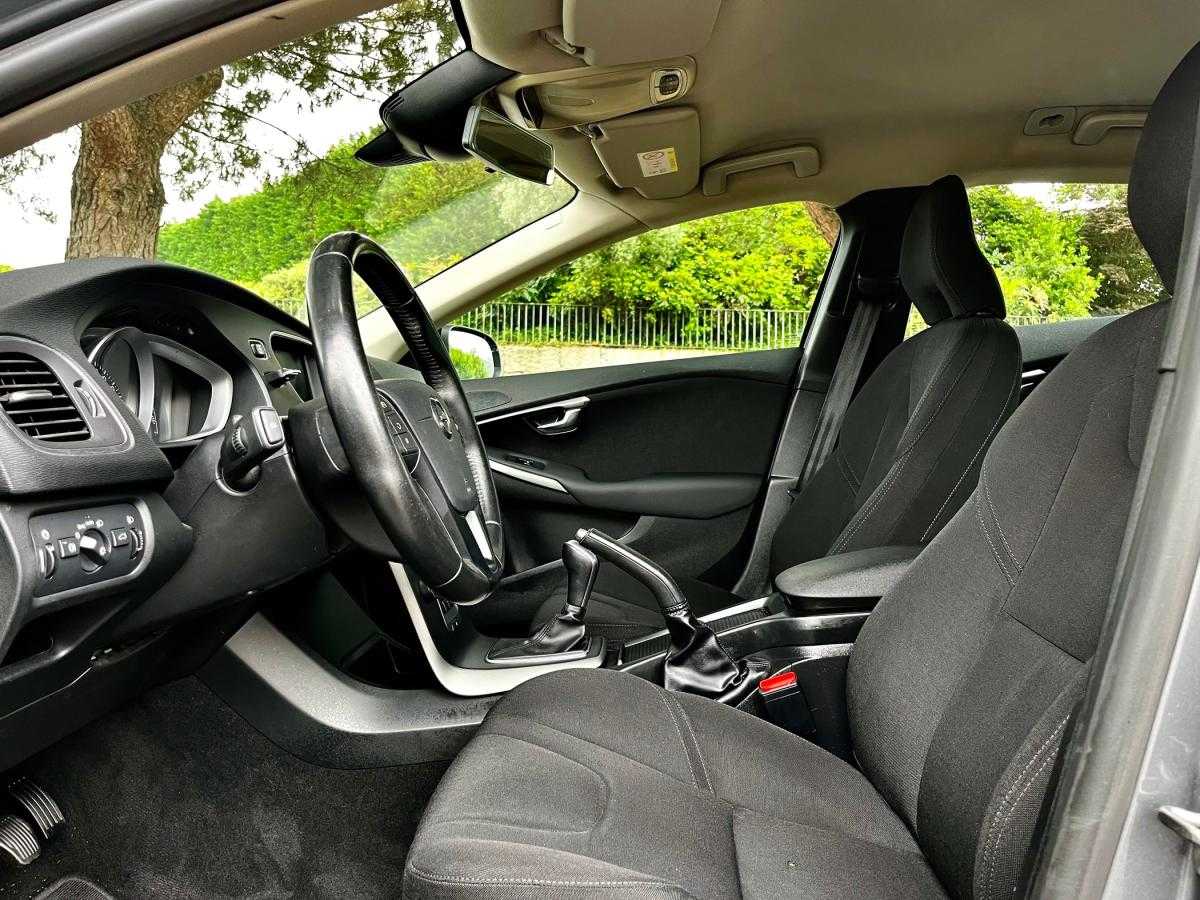 volvo-v40-2016-diesel-1969cc