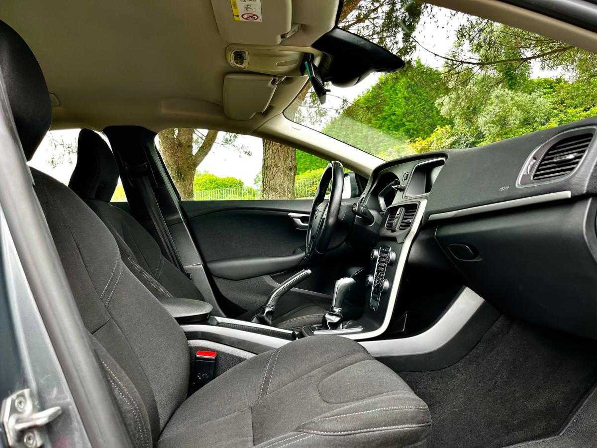 volvo-v40-2016-diesel-1969cc