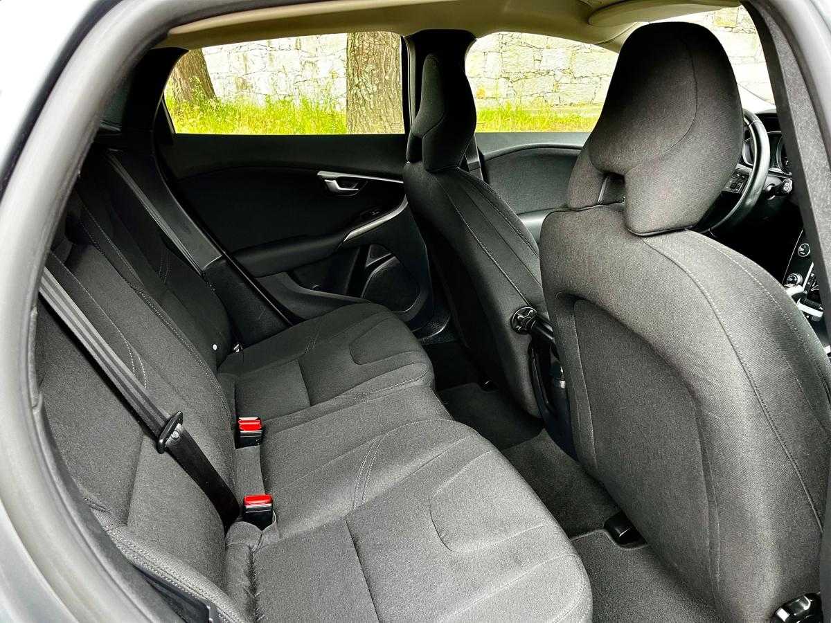 volvo-v40-2016-diesel-1969cc