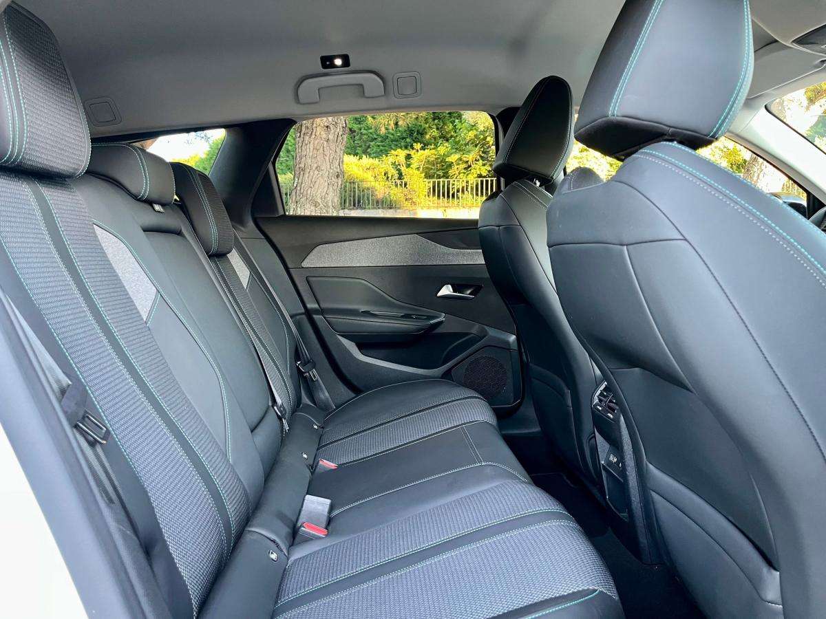peugeot-308-sw-2022-diesel-1499cc