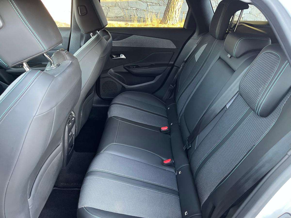 peugeot-308-sw-2022-diesel-1499cc