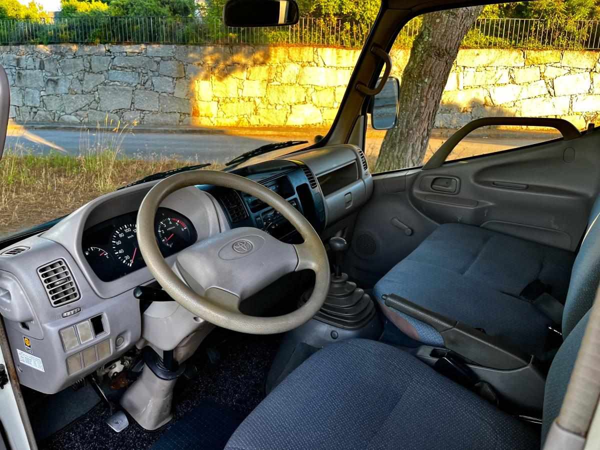 toyota-dyna-2002-diesel-2494cc