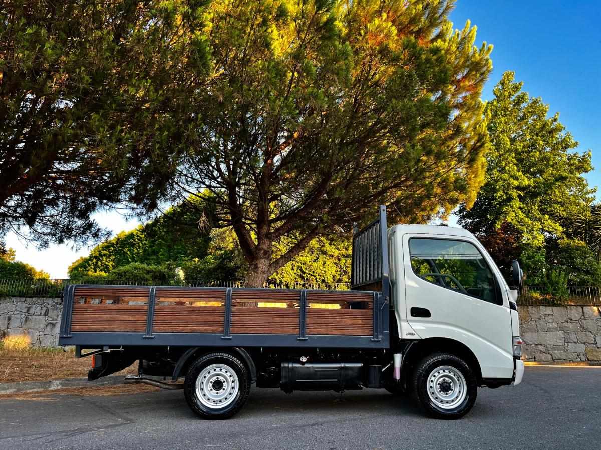 toyota-dyna-2002-diesel-2494cc