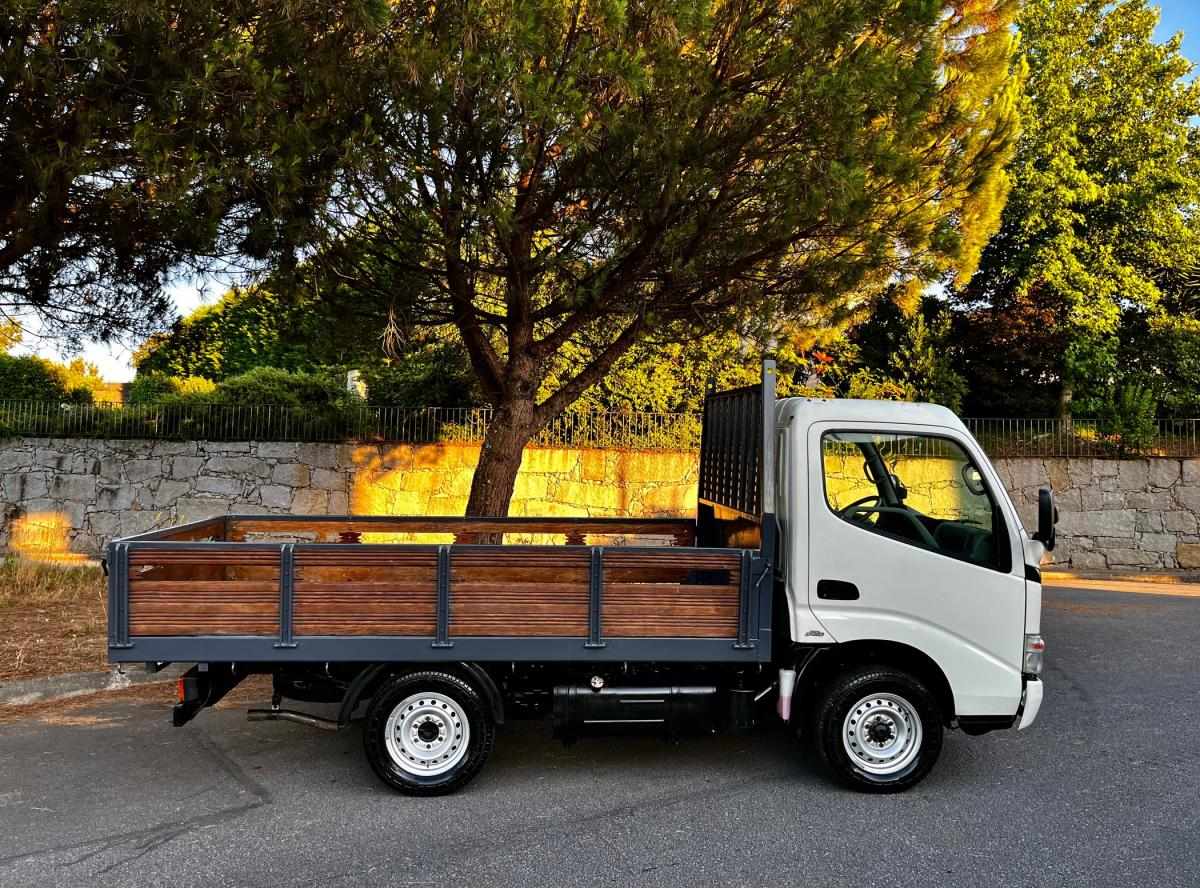 toyota-dyna-2002-diesel-2494cc