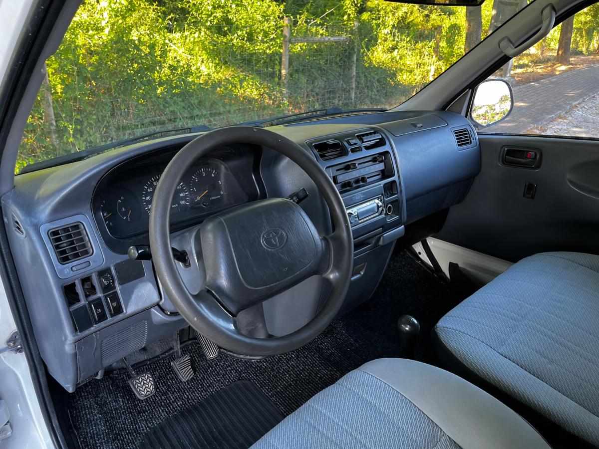 toyota-hiace-2006-diesel-2494cc