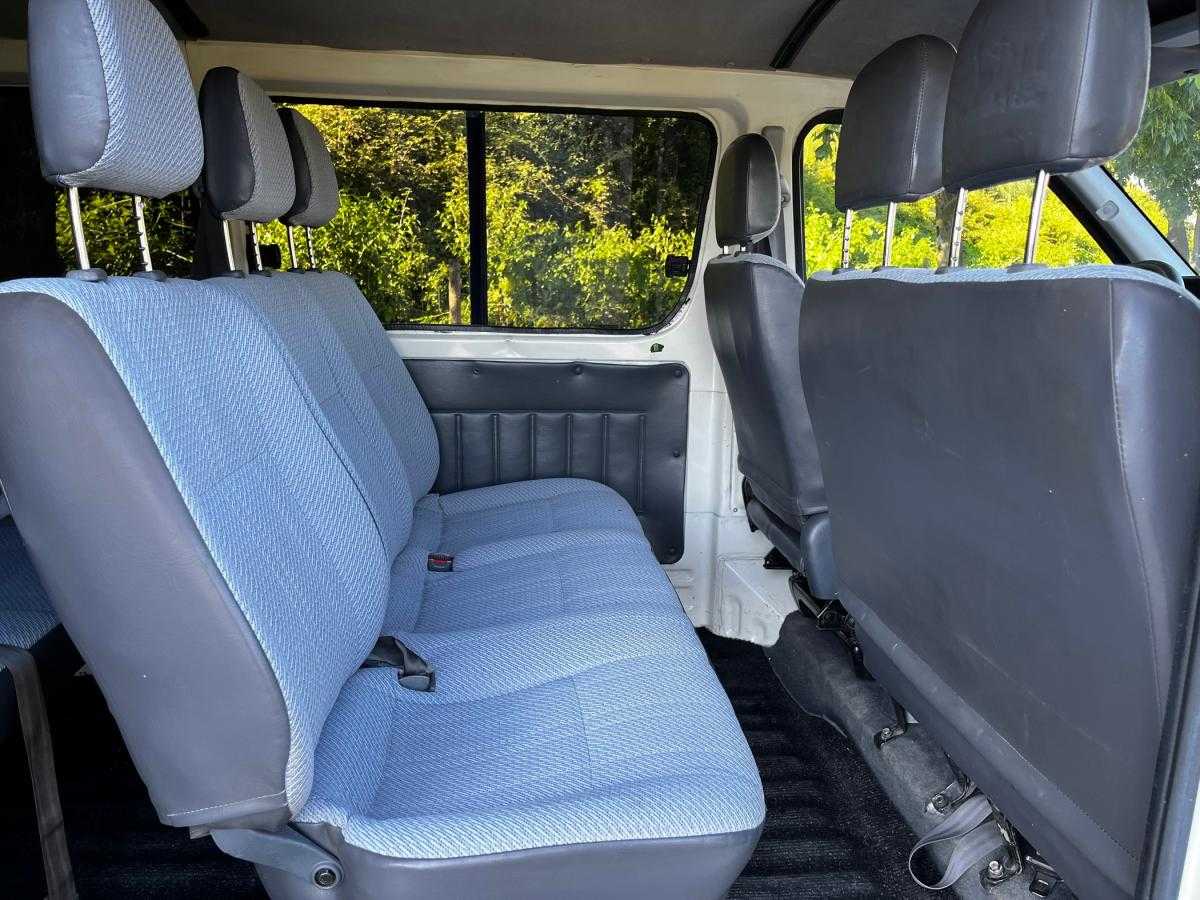 toyota-hiace-2006-diesel-2494cc