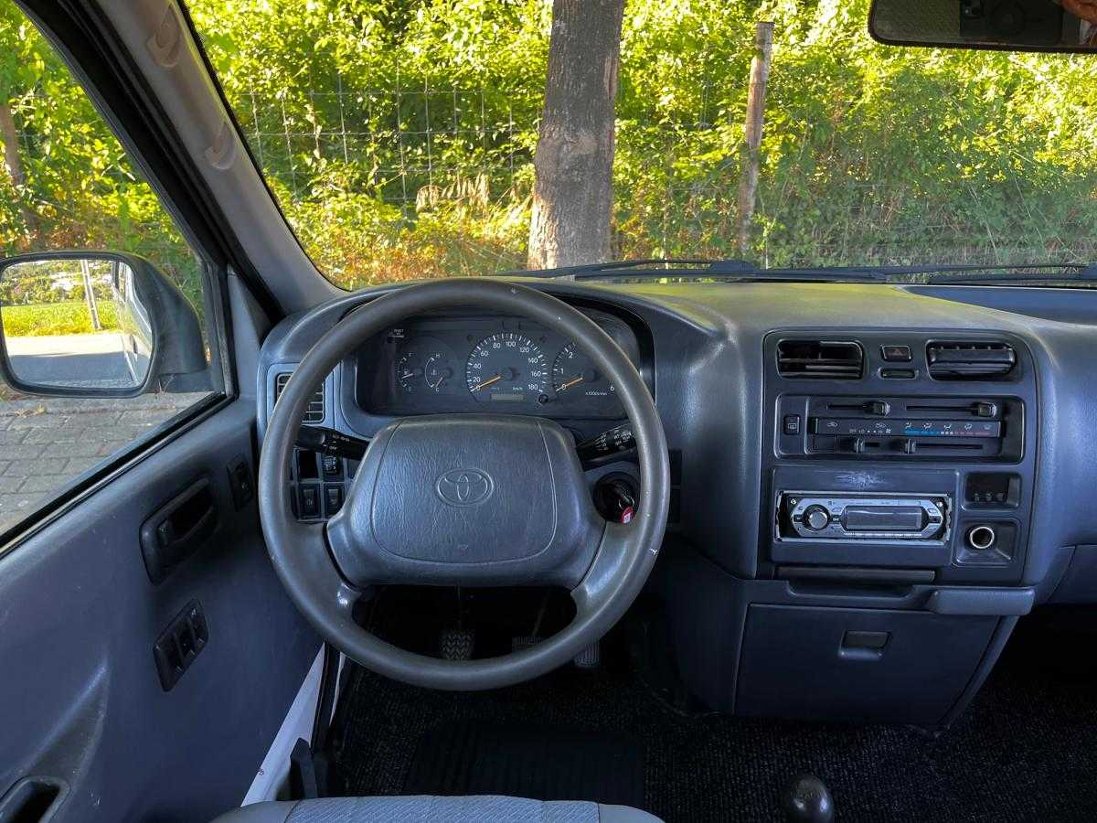 toyota-hiace-2006-diesel-2494cc
