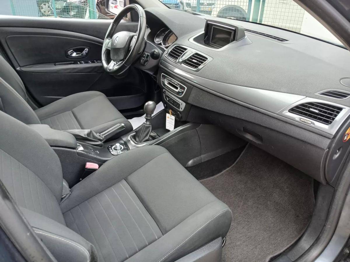 renault-megane-sport-tourer-2016-diesel-1461cc