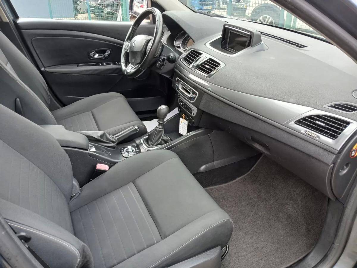 renault-megane-sport-tourer-2016-diesel-1461cc