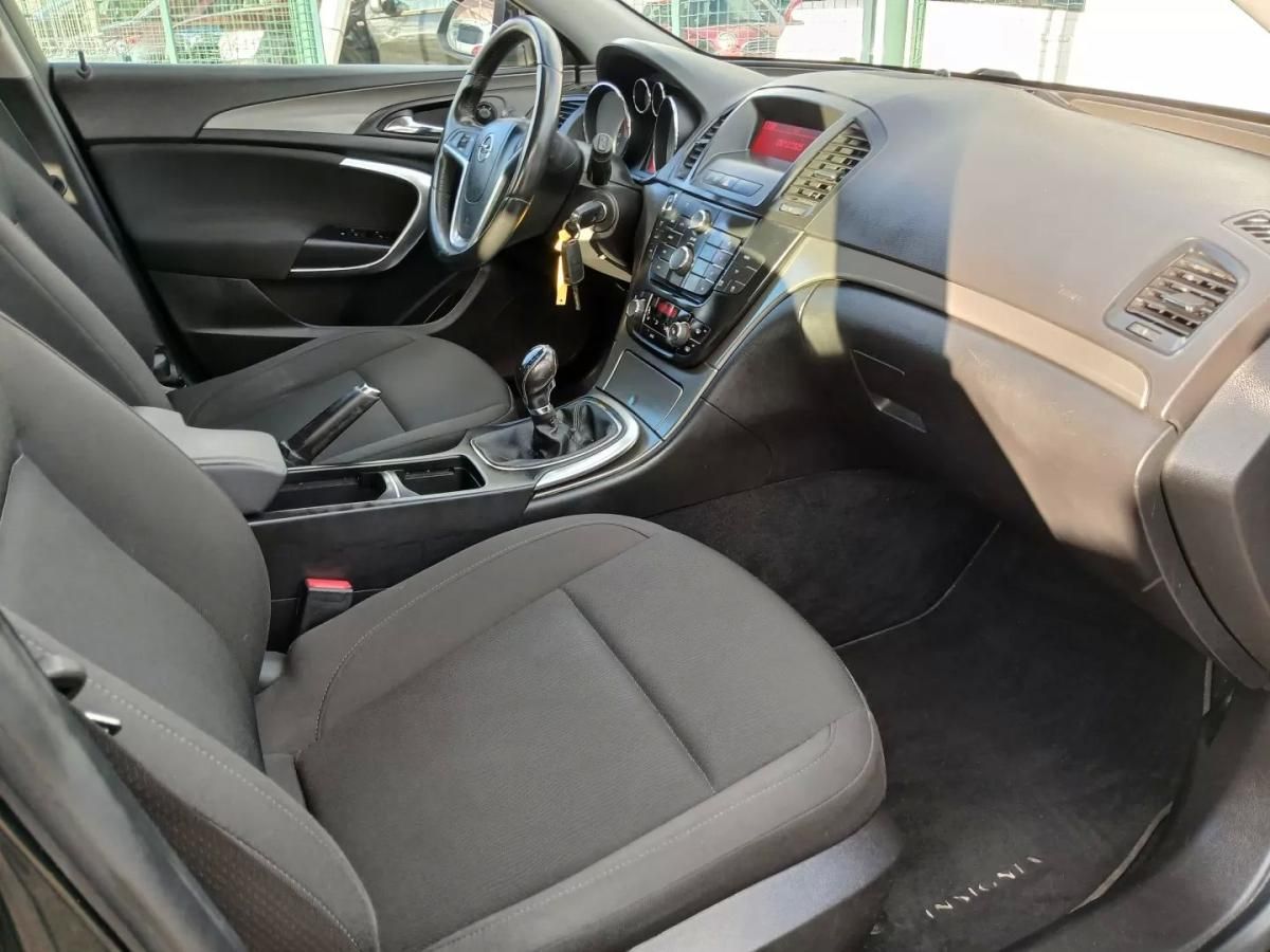 opel-insignia-sports-tourer-2011-diesel-1956cc