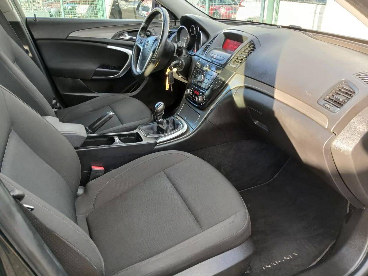 opel-insignia-sports-tourer-2011-diesel-1956cc
