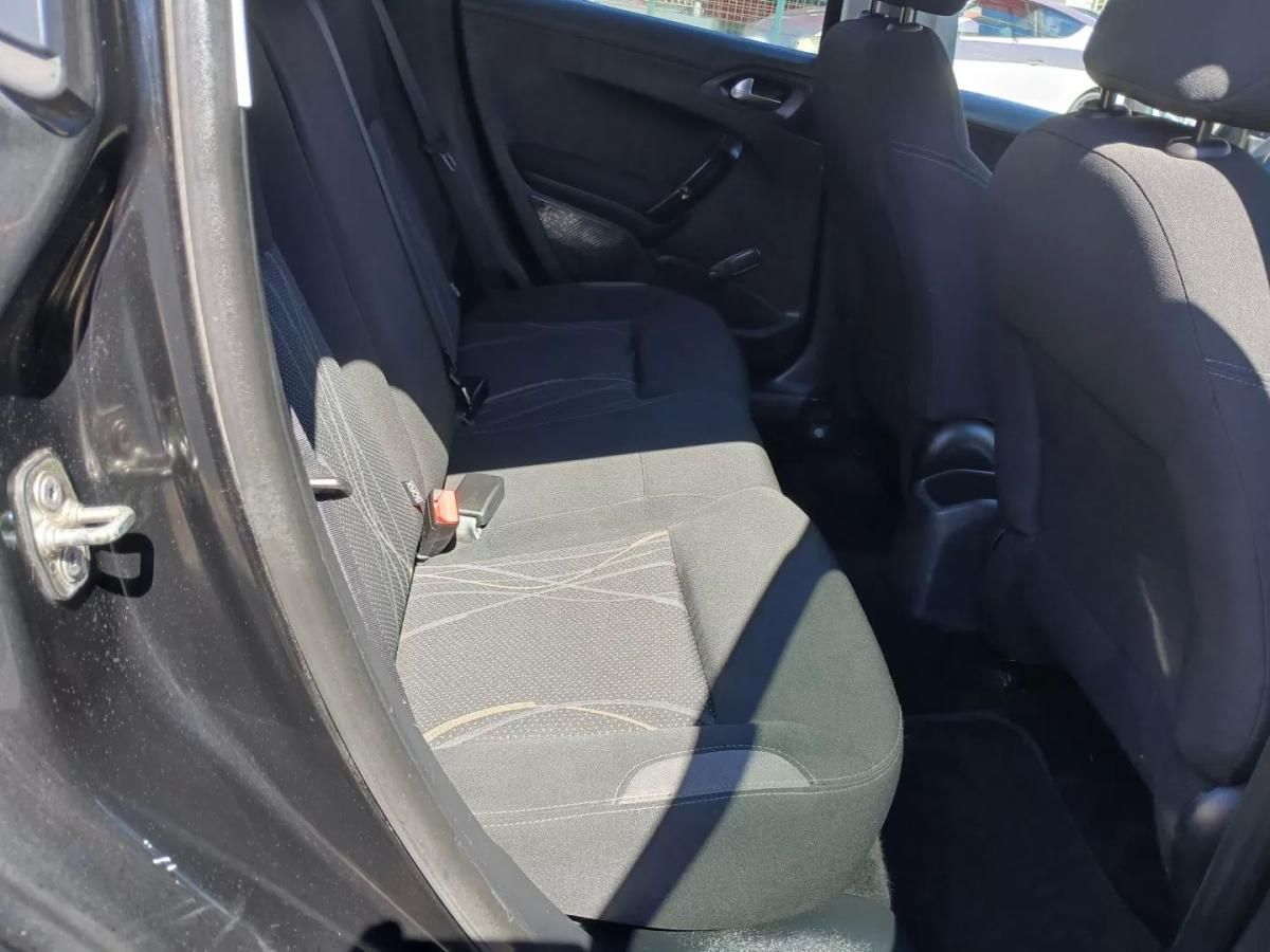 peugeot-208-2014-gasolina-1199cc