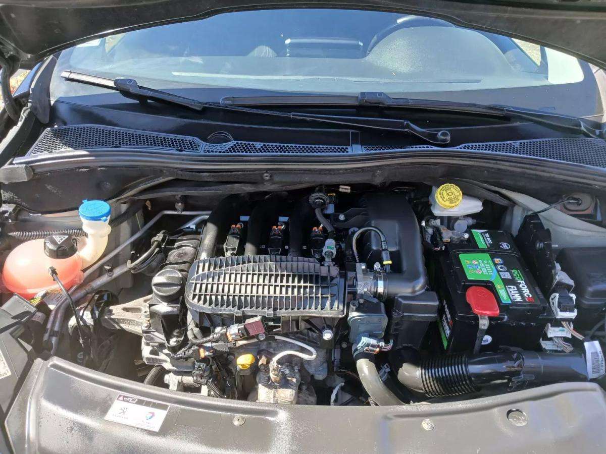 peugeot-208-2014-gasolina-1199cc