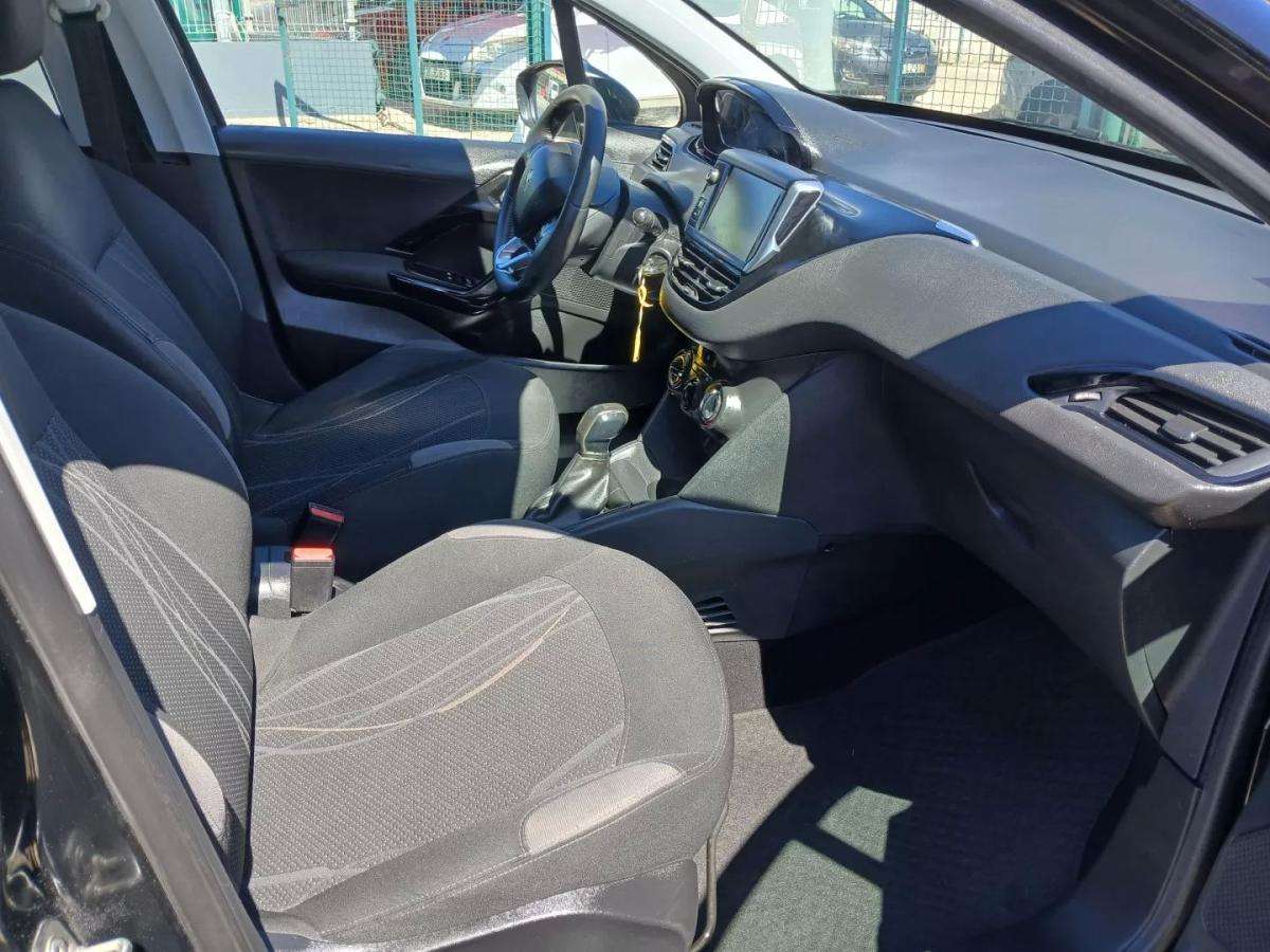 peugeot-208-2014-gasolina-1199cc