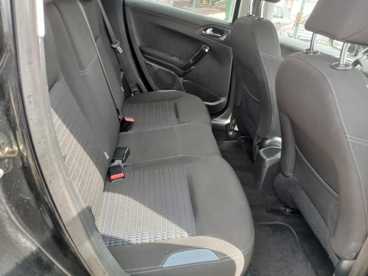 peugeot-208-2013-gasolina-1199cc