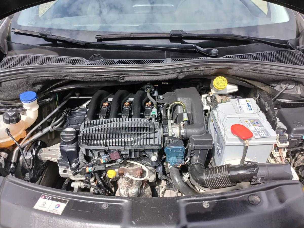 peugeot-208-2013-gasolina-1199cc
