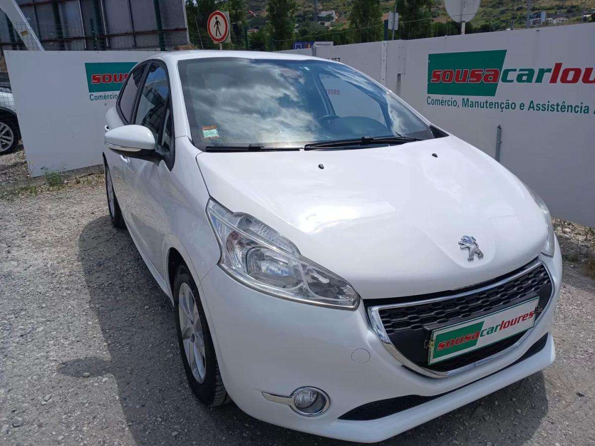 peugeot-208-2014-gasolina-1199cc