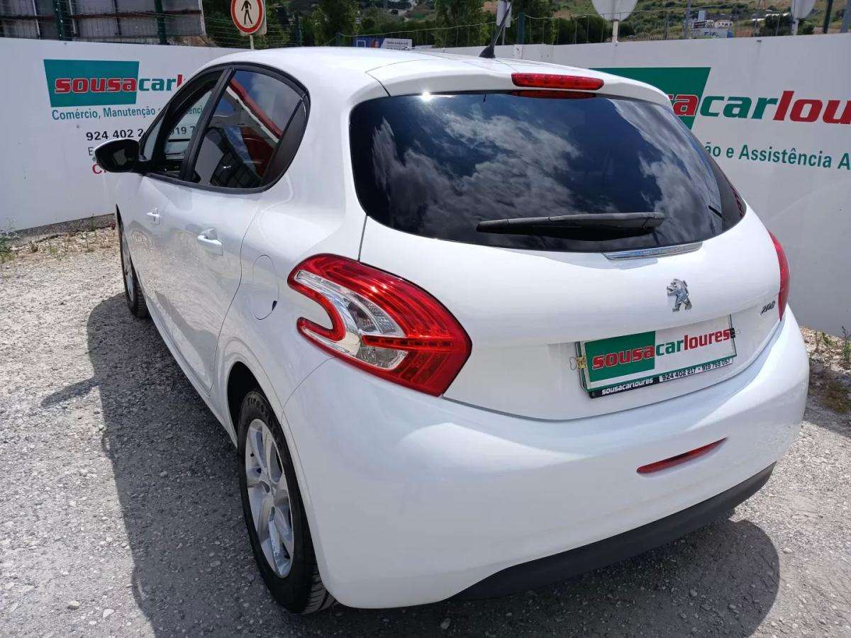 peugeot-208-2014-gasolina-1199cc