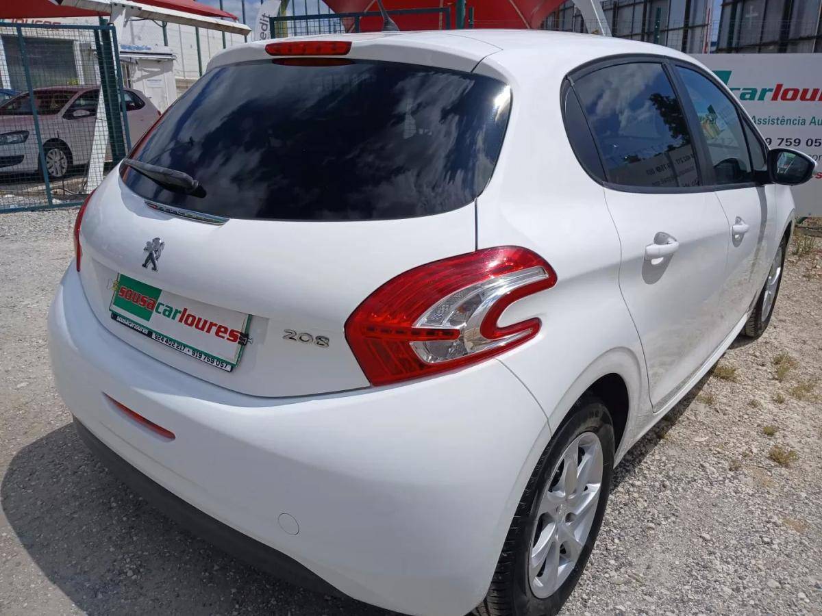 peugeot-208-2014-gasolina-1199cc