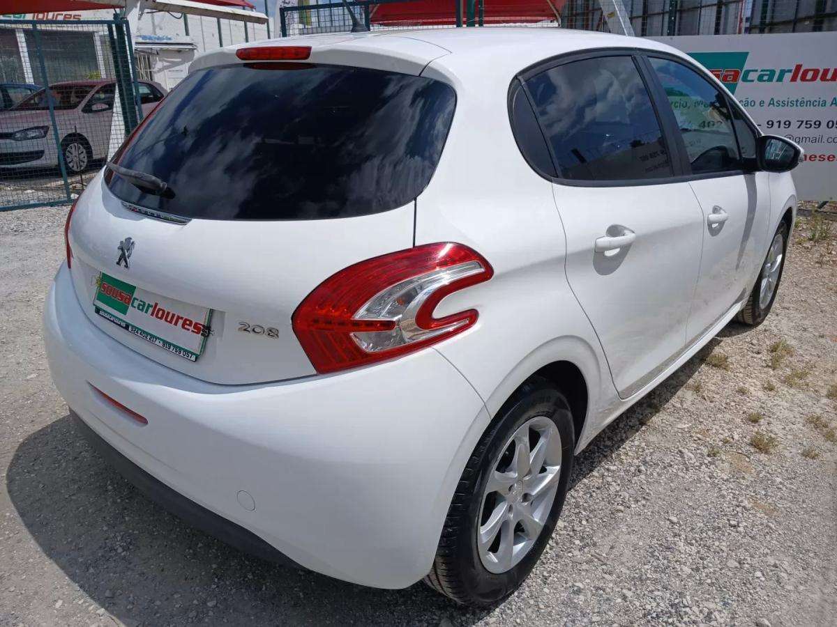 peugeot-208-2014-gasolina-1199cc