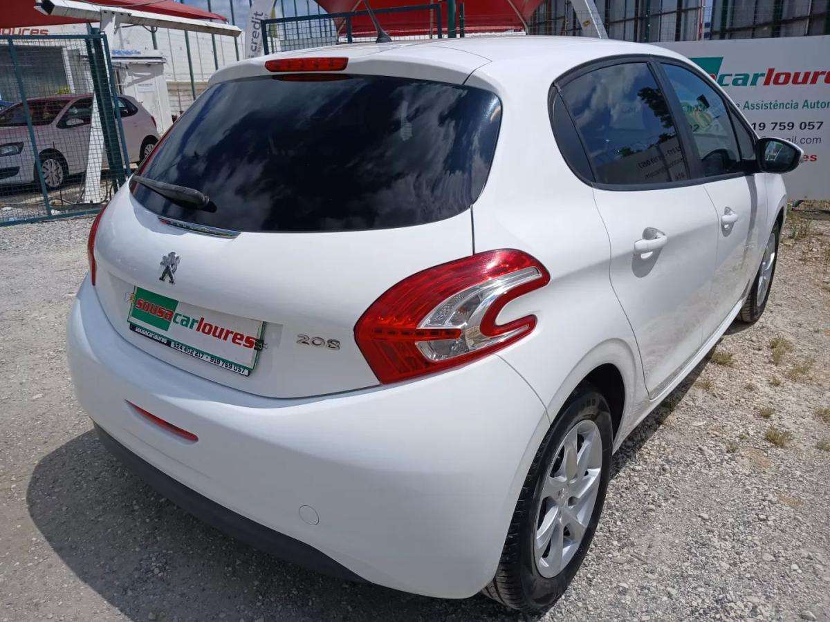 peugeot-208-2014-gasolina-1199cc